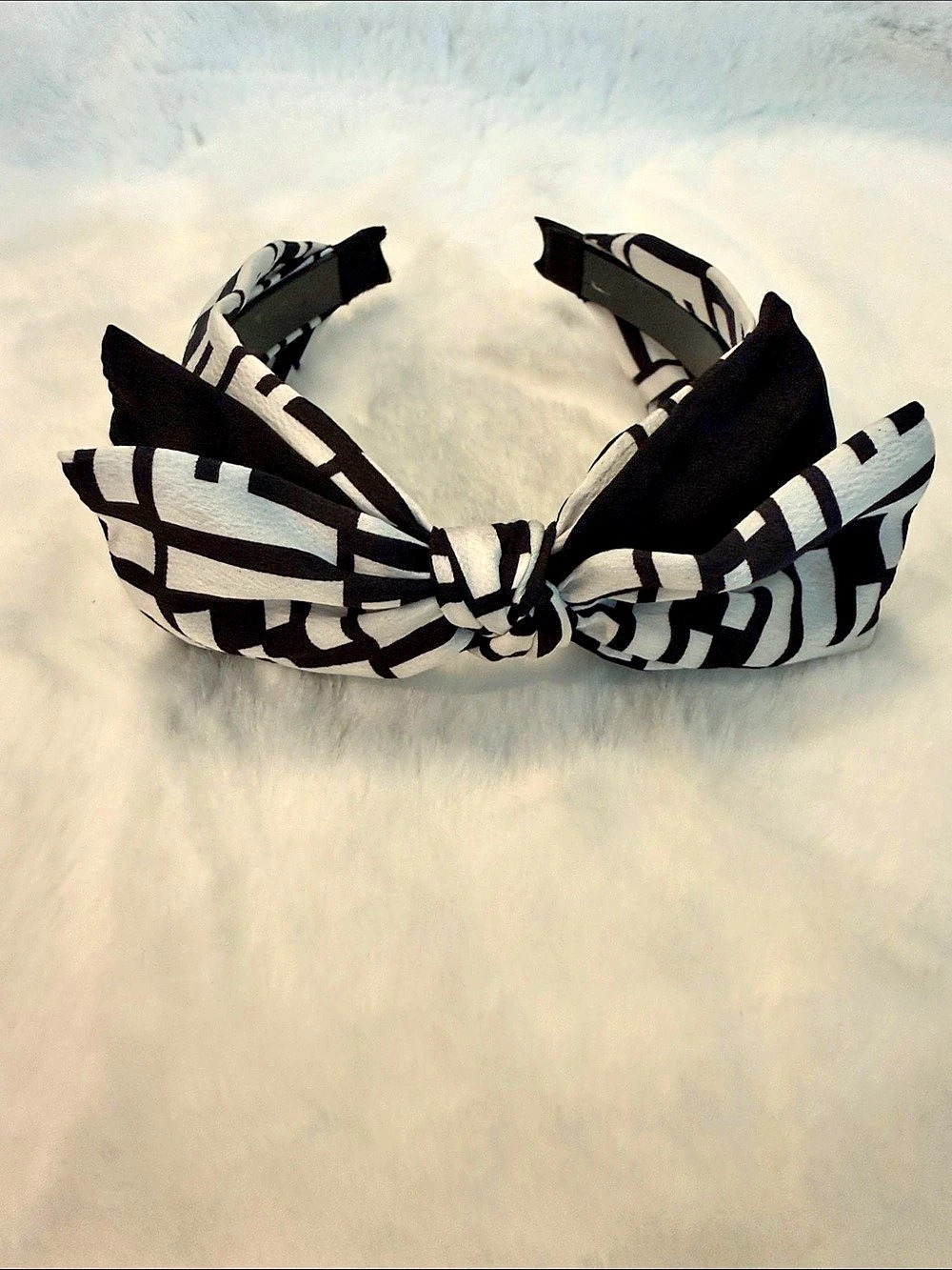Black & White Geometric Bow Headband Like New